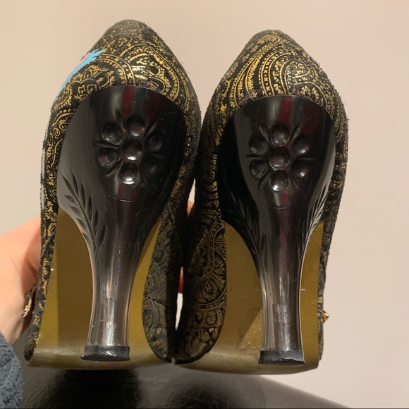 /Irregular Choice/ Black and Gold Heels - Picture 5 of 11